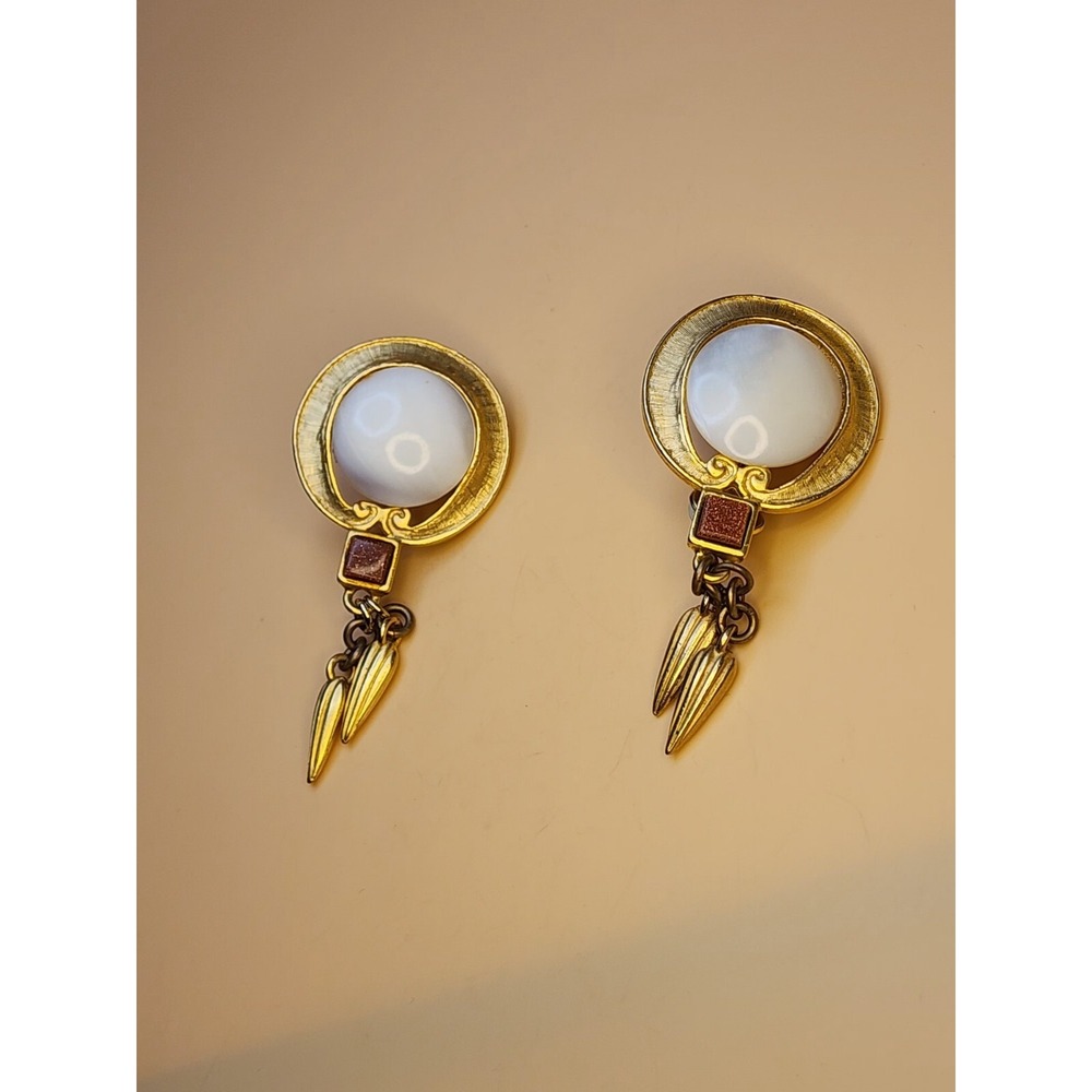 46 Yr Old CHASE ADAMS Mother Of Pearl & Semi-Precious Goldstone Clip-On Earrings - Picture 1 of 7